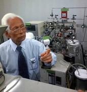 �r�c�g���퉷�ő̊j�Z��������̂��肢�FRK�Ɨ��}�}�����S��}���A��x���҂̊F�l�ց@