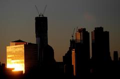 �u�����E���[���h�E�r���v