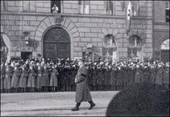 �B�꒩�N�l���؍����DCM�N�p�̊�Ƃ��P���A�ߕ߁B